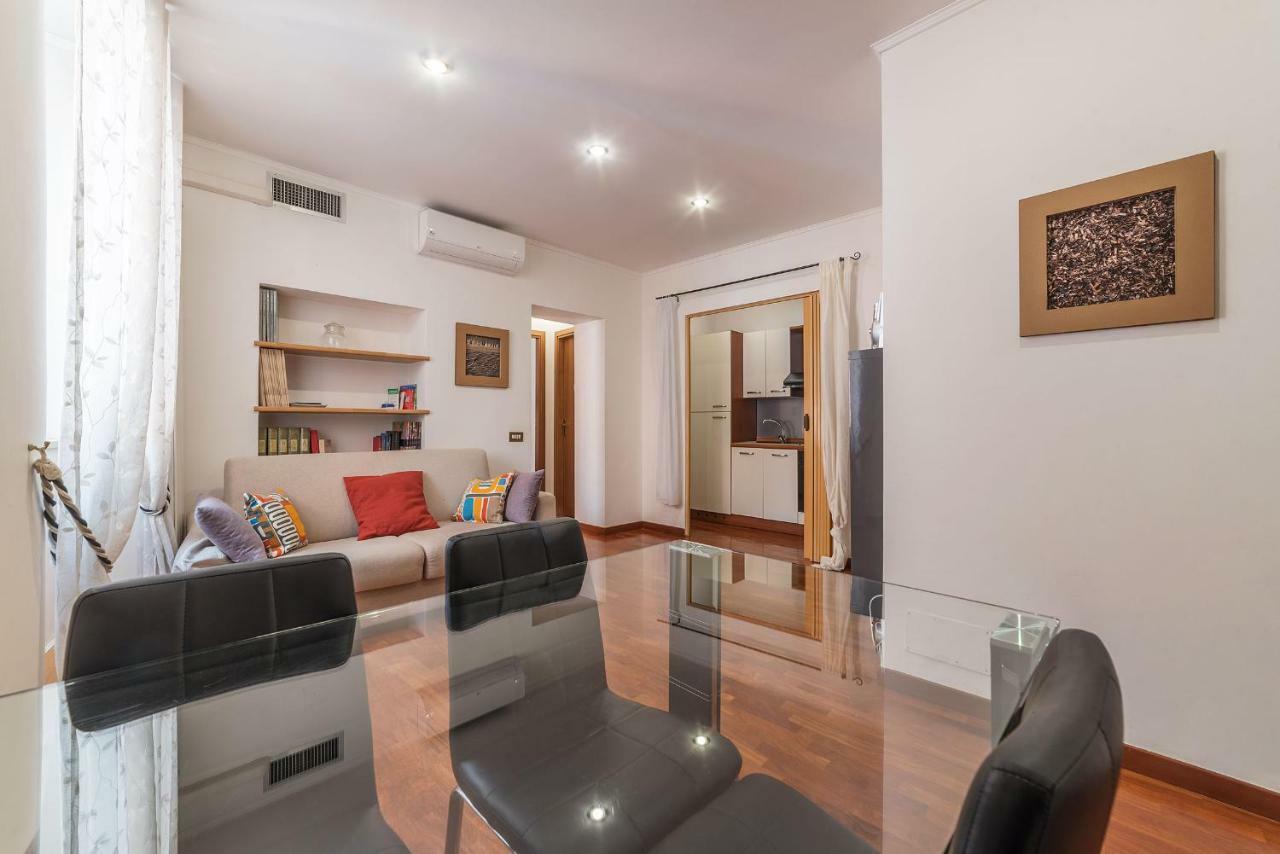 Casa Zeffiro - FromhometoРим Экстерьер фото